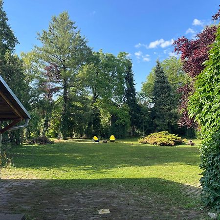 Pb Urban Garden Stay With Secured Parking Sremska Mitrovica Exterior foto