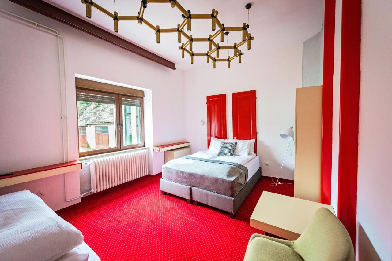 Pb Urban Garden Stay With Secured Parking Sremska Mitrovica Exterior foto