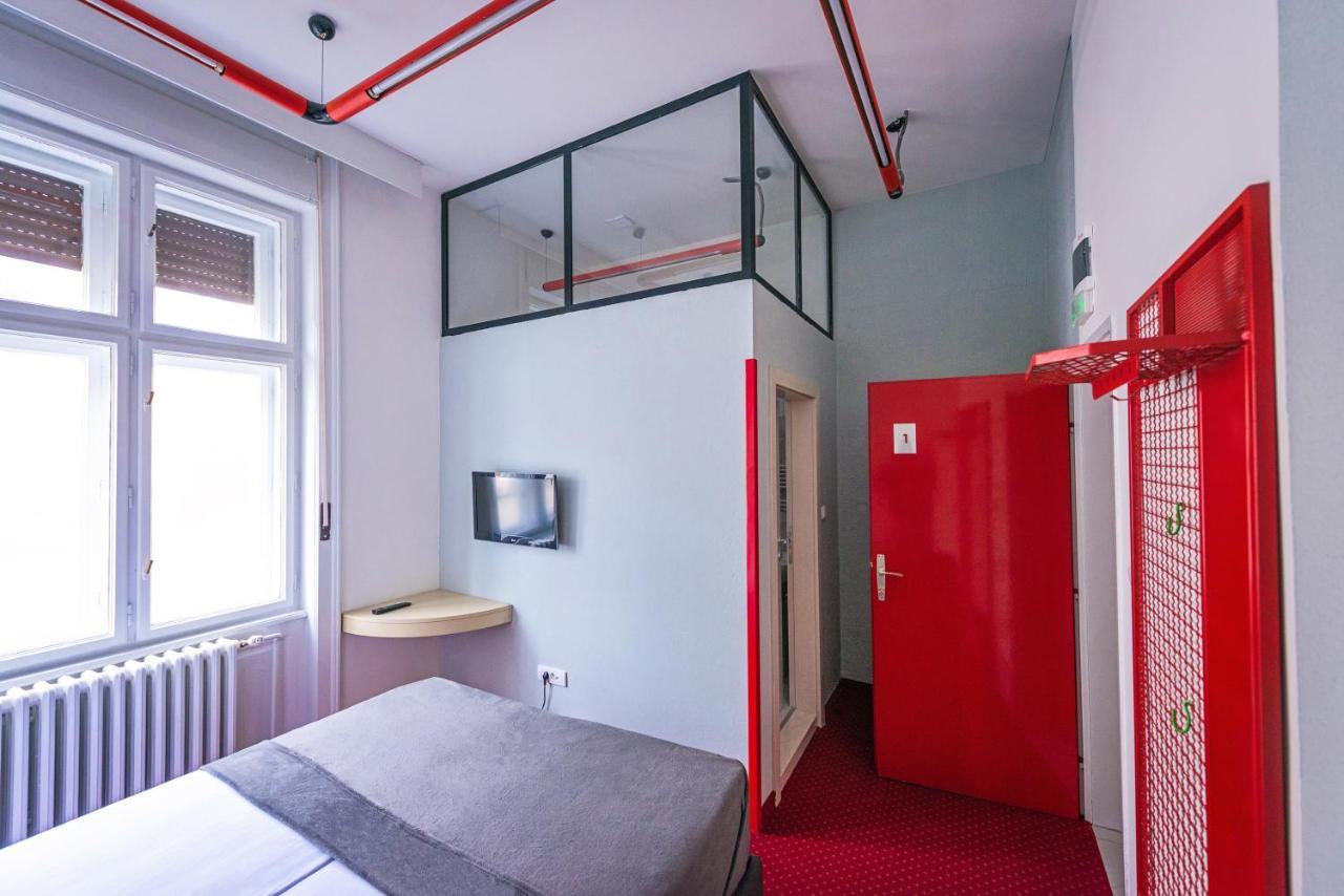 Pb Urban Garden Stay With Secured Parking Sremska Mitrovica Exterior foto